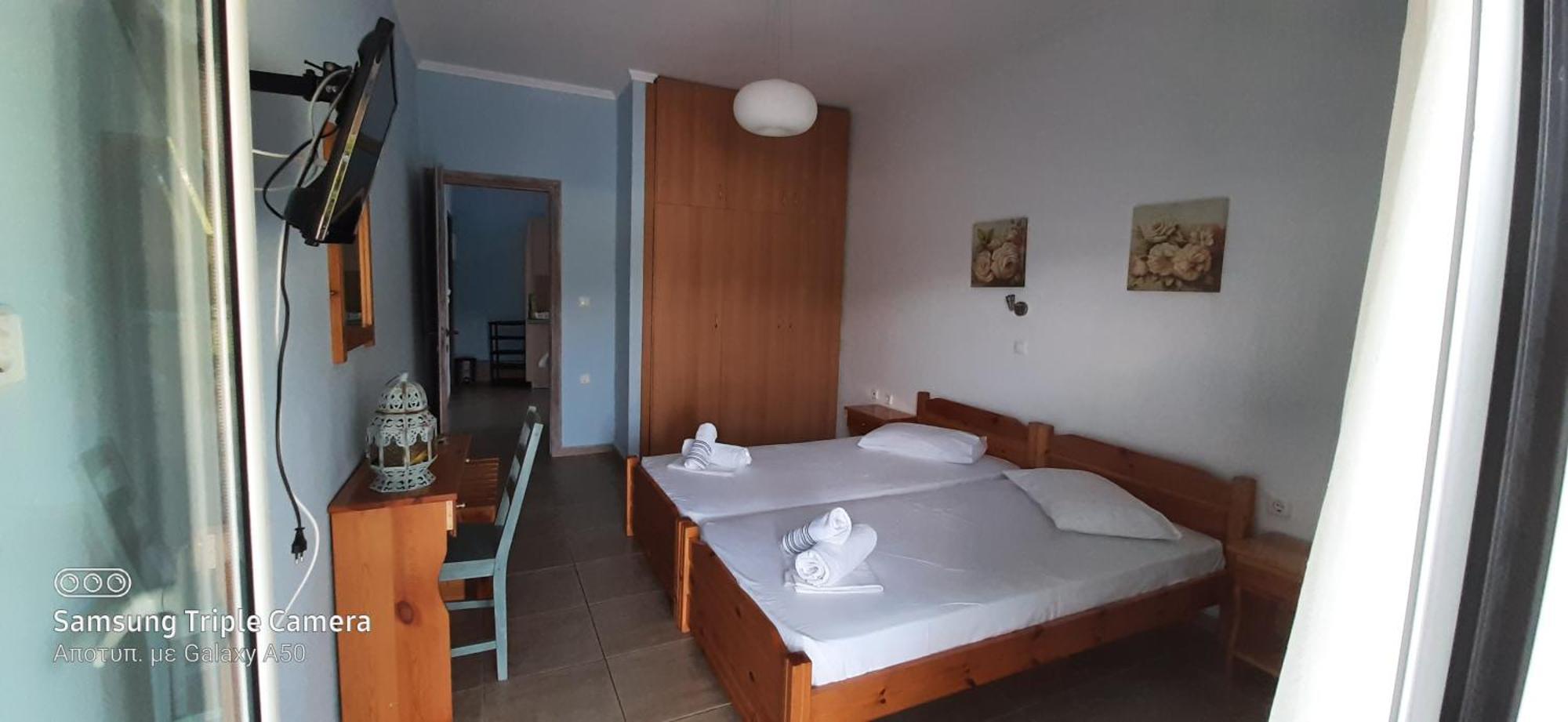 Mpouketo Apartments Neos Marmaras Quarto foto